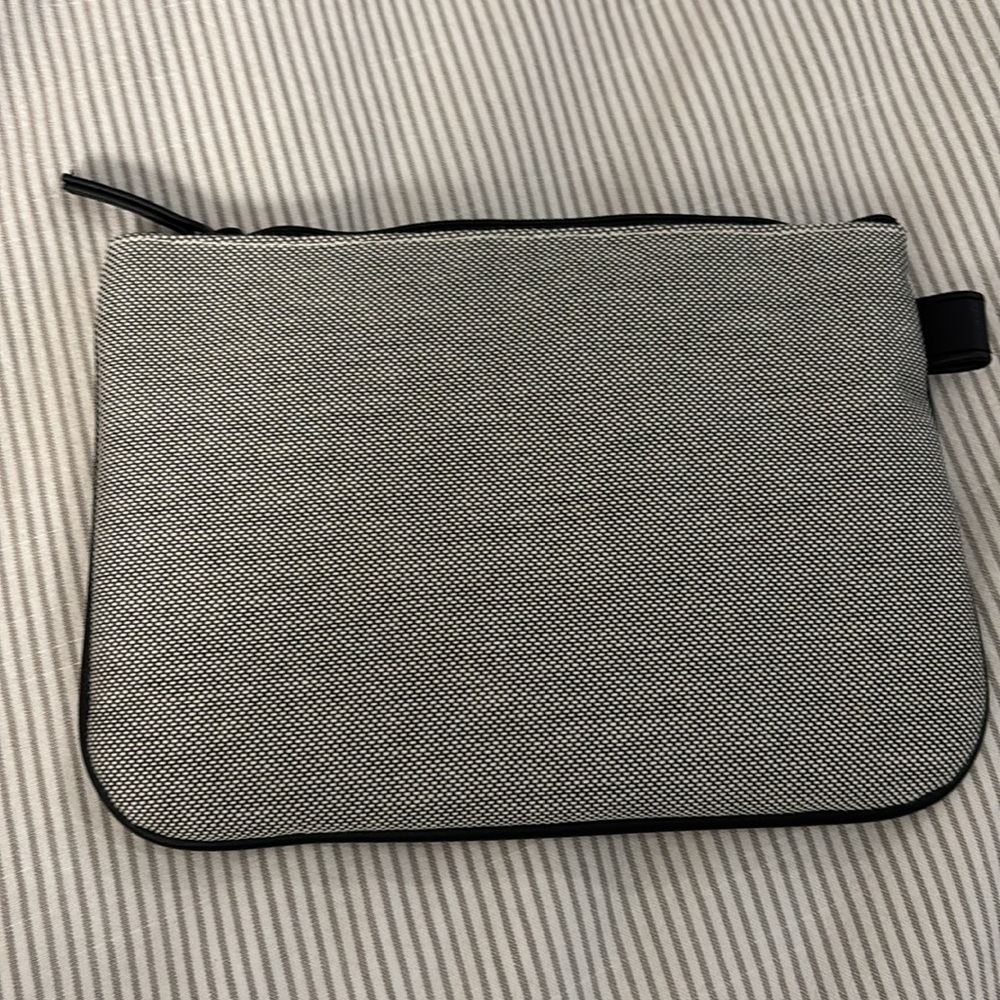 Acqua Di Parma Black and Gray Toiletry Bag with Minimalist top zipper SET OF TWO - Picture 5 of 14